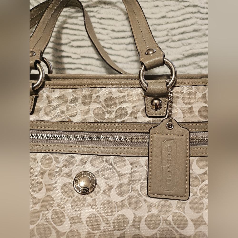 Coach Handbag - Picture 2 of 7
